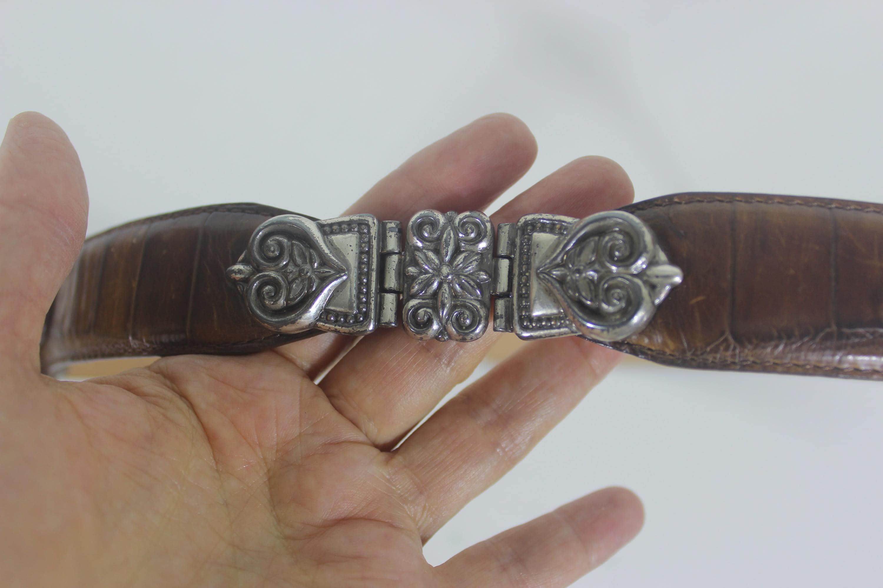Vintage 90\'s Fossil Croc Stamped Leather Belt with Ornate Silvertone Buckle Fossil Croco Embossed Vintage 90s Cowhide Leather Woman main image 4