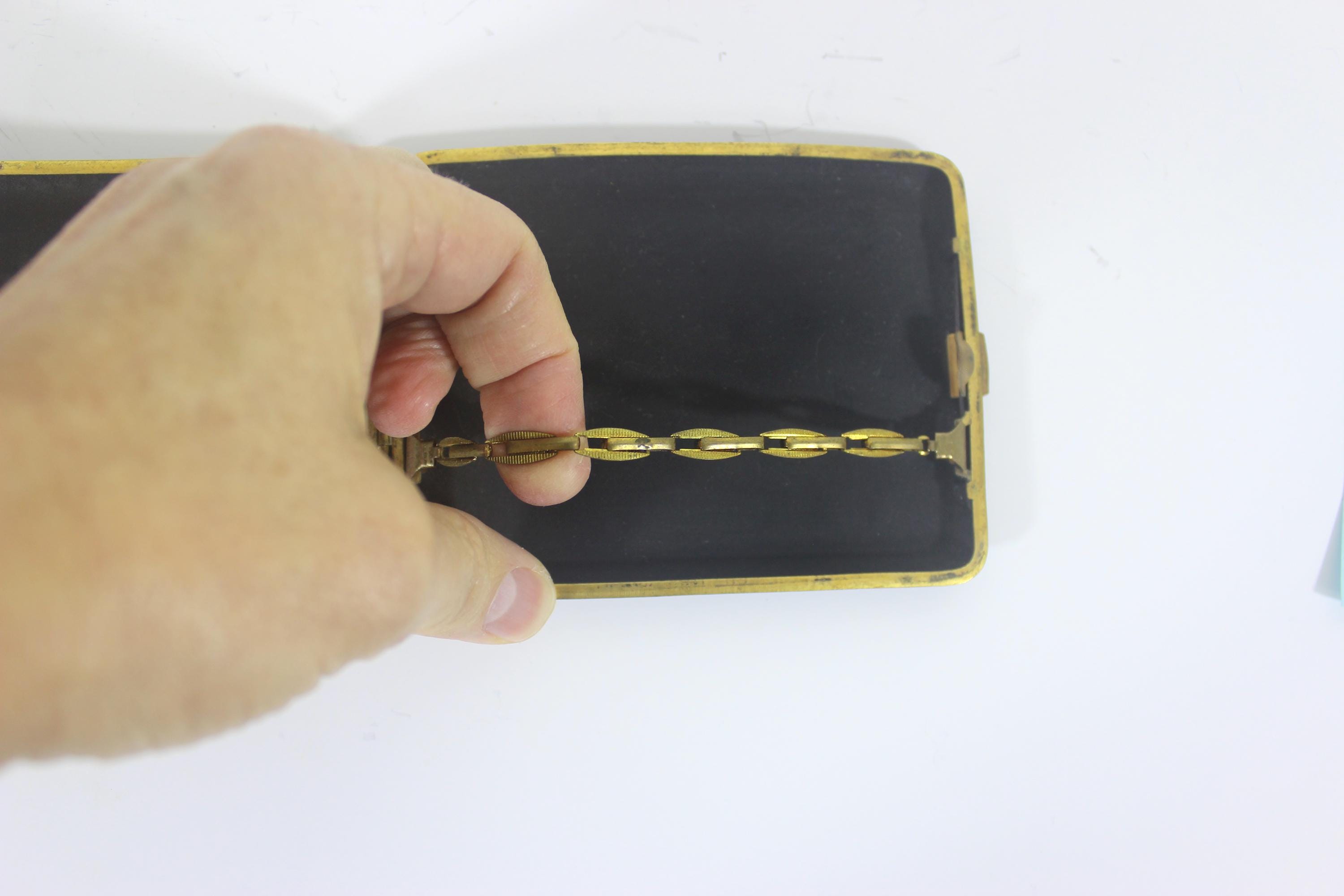 is one joint equal to 20 cigarettes Nicotine, e-cigarettes, cannabis: All pose different risks and all can be  hard to stop