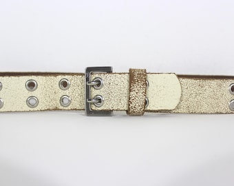 White Leather Emo Stud Belt Studded With 5/8” Pyramid Studs  display picture 3