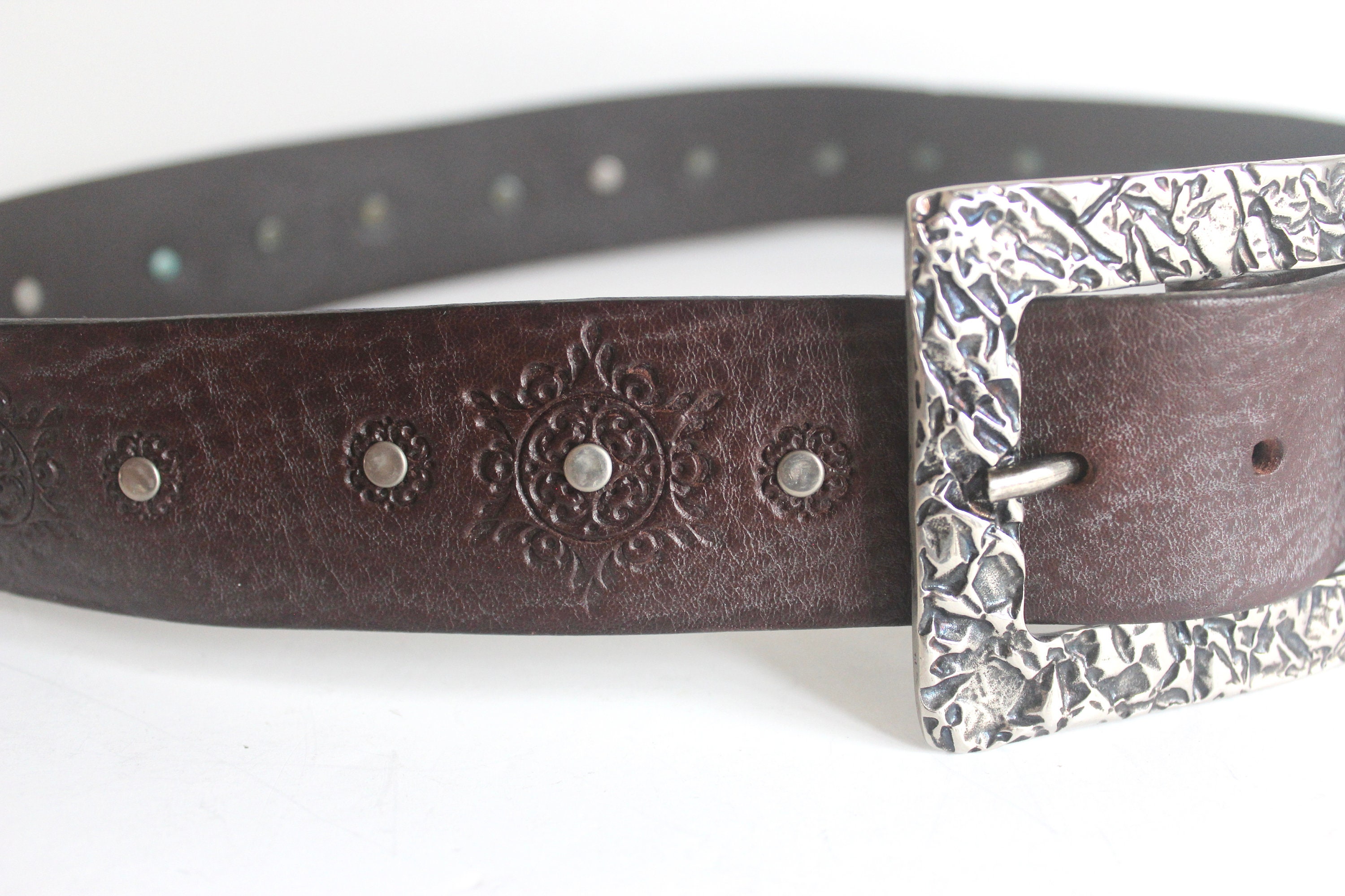 The Limited Genuine Leather Brown Narrow Dented Silver Buckle Belt Made in Italy Platinum Finish Buckle Black & Brown Reversible Leather Belt  main image 2