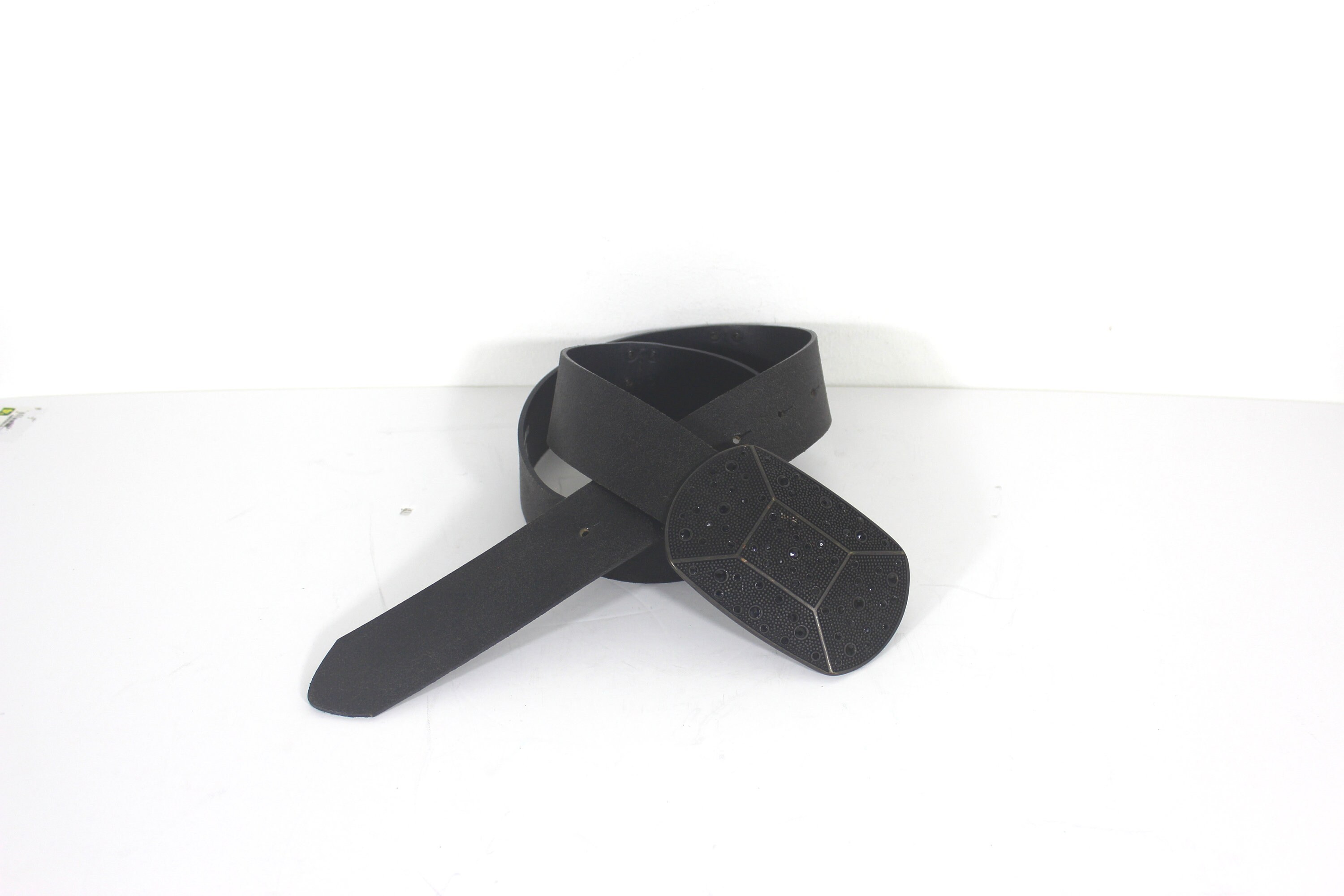 31”-36” Distressed Black Italian Leather Belt With Black  display picture 2