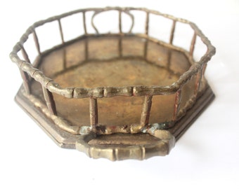 Small Vintage Brass Faux Bamboo Tray, Octagonal Gallery Tray with Edge and  Handles Serving Tray, Drinks Gold with Patina, Chinoiserie