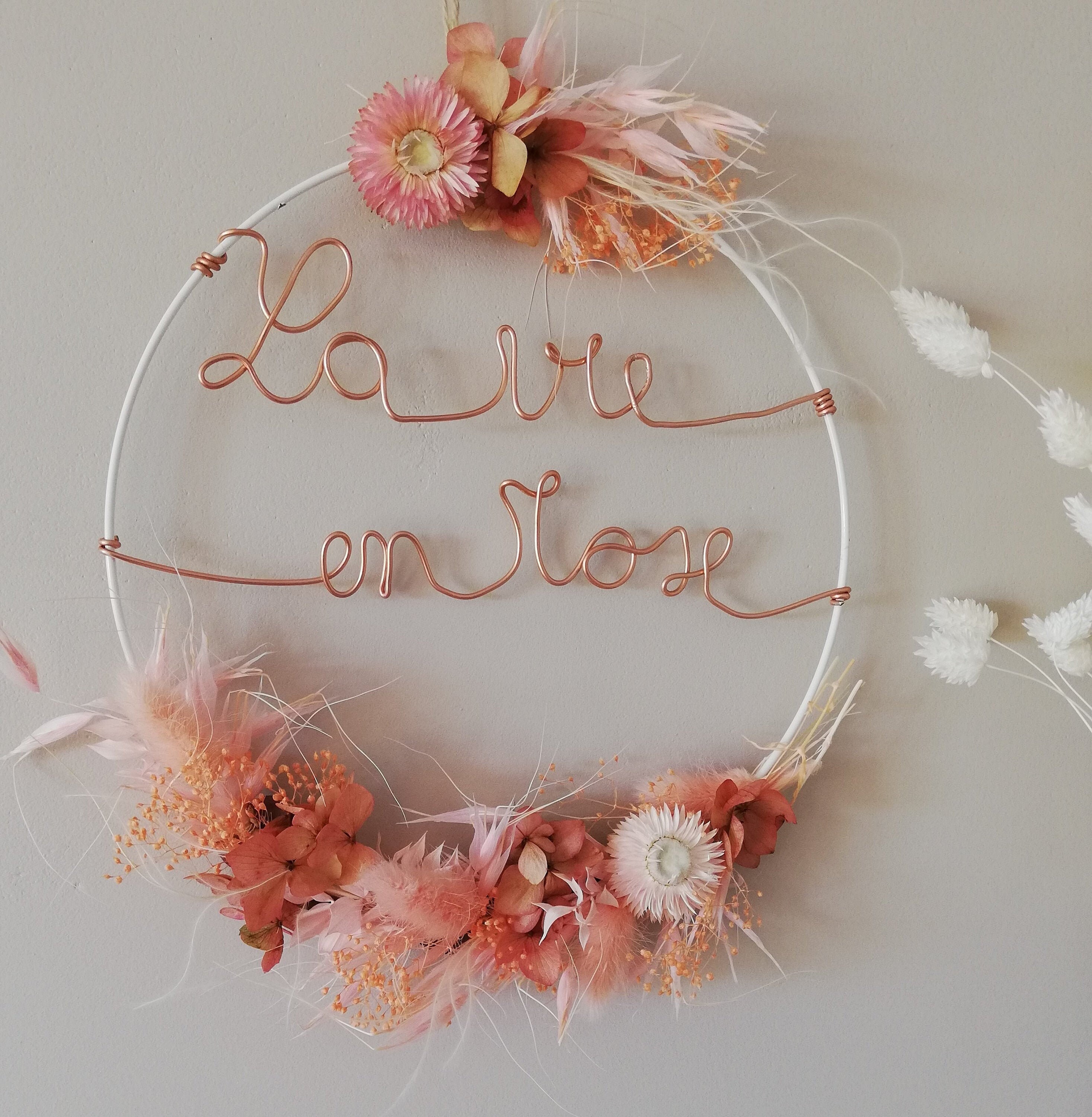 Couronne Fleurs Séchées avec Votre Message Personnalisé en Fil Métal