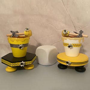 Rustic Wood Riser with Honey Pot & Dipper: Farmhouse Bee Decor