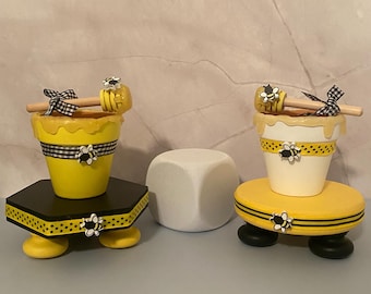 Rustic Wood Riser with Honey Pot & Dipper: Farmhouse Bee Decor