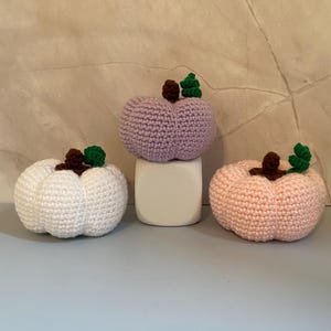 Set of 3 Crochet Pumpkins, Fall Home Decor, Handmade Autumn Pumpkins, Rustic Farmhouse Tiered Tray Decor, Thanksgiving Table Decoration