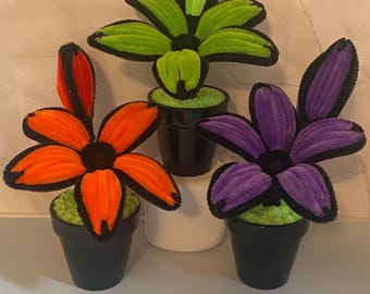 Handmade Halloween Pipe Cleaner Flower – Spooky Tiered Tray Decor