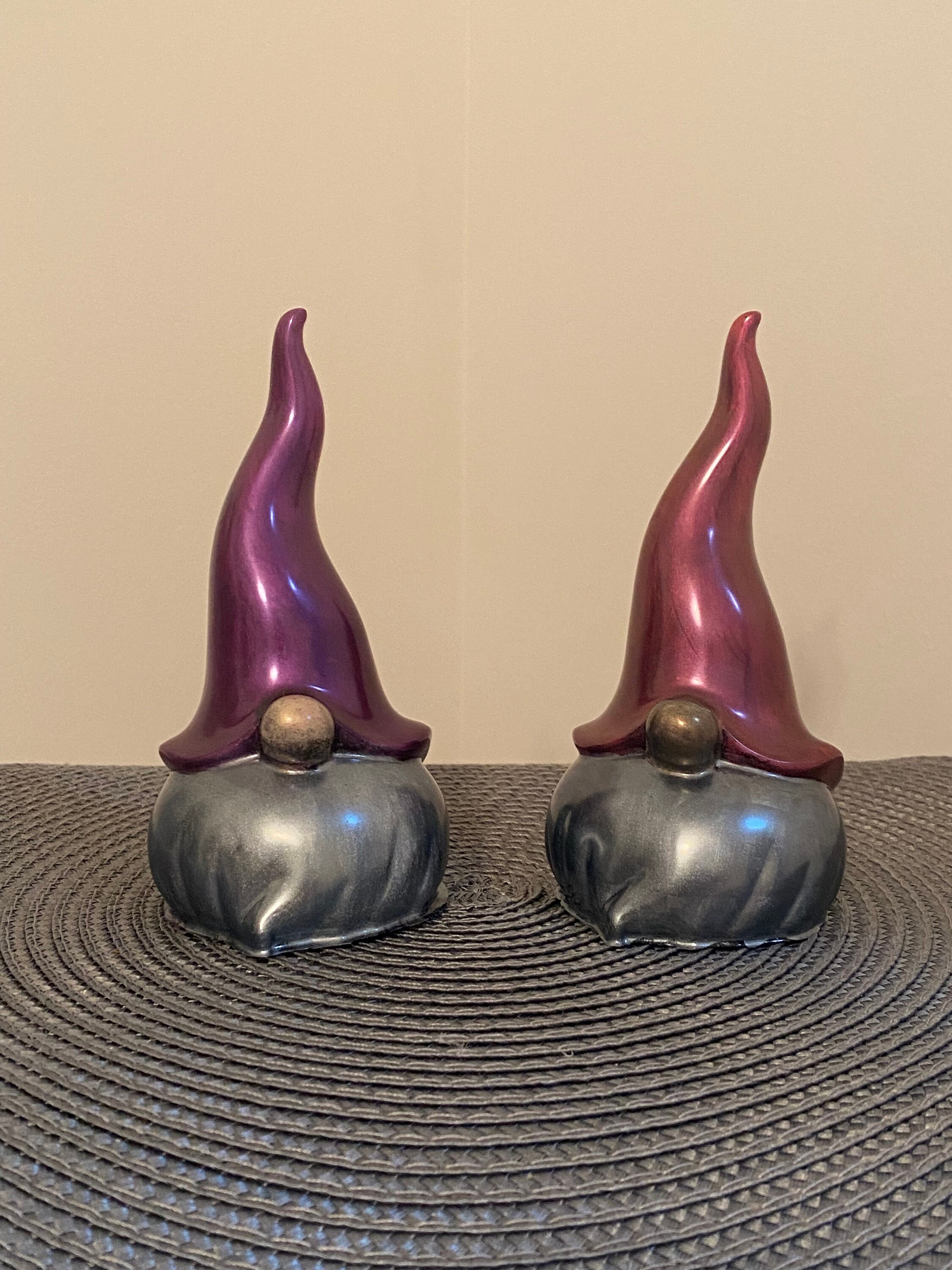 Mini Resin Gnome Statue: Whimsical Home Decor