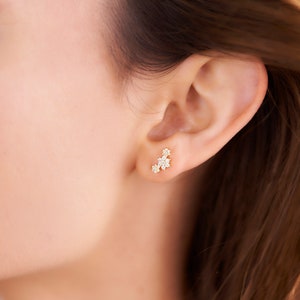 Sparkly Diamond Flower Stud