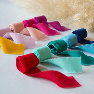 Nastro strappato a mano in crepe elasticizzato per inviti, bomboniere e decorazioni matrimonio Battesimo