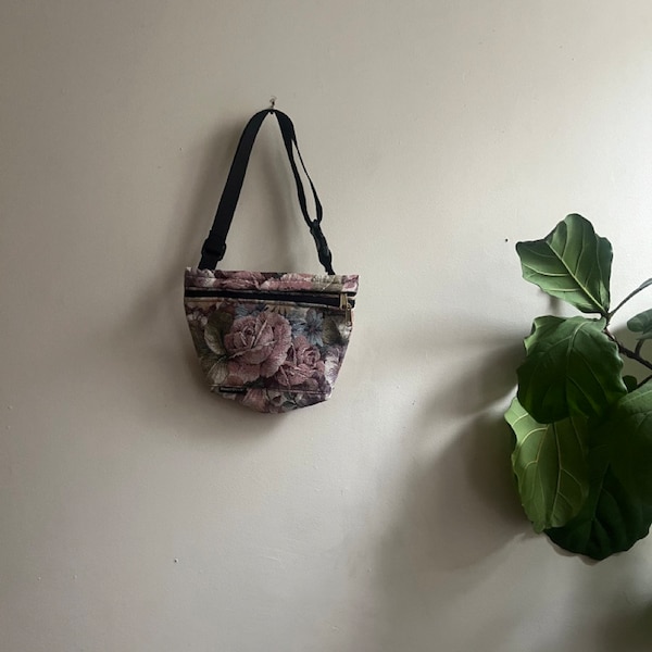 Vintage 1990s Floral Tapestry Fanny Pack