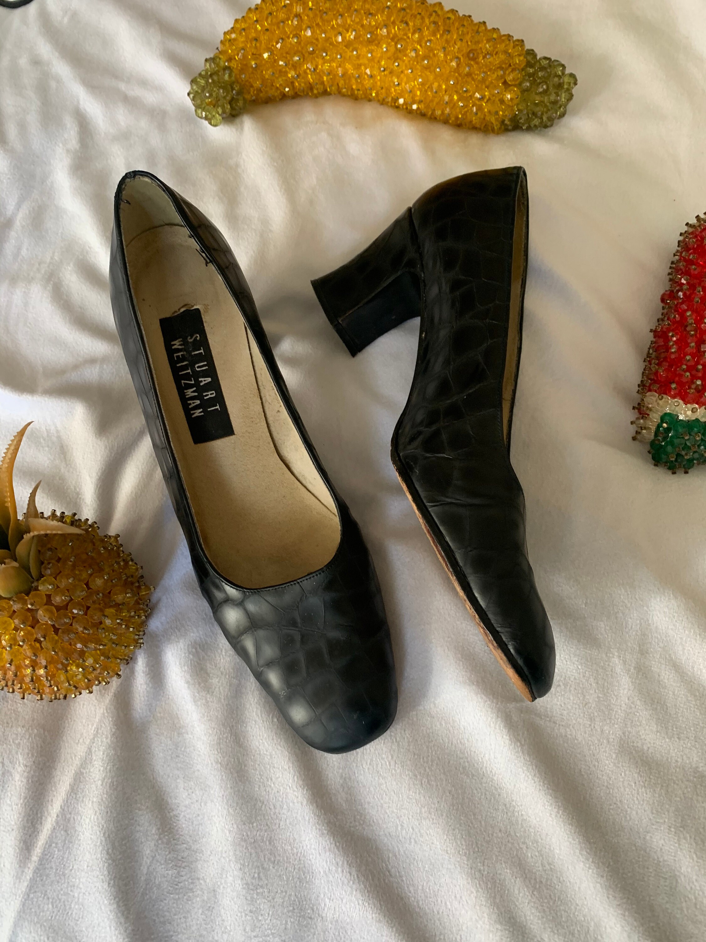 stuart weitzman retro rose pumps