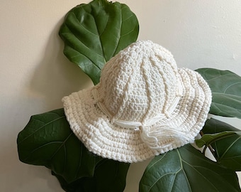 Vintage 1970s Crochet Bucket Hat