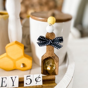 Honey scoop, bee decor Scoop, Bee mini Decor, Easter Tiered Tray Decor, Farmhouse Bee Decor