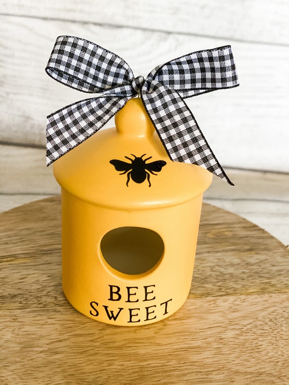 Custom Buzzing Bee Ceramic Bathroom Accessories Set (Personalized