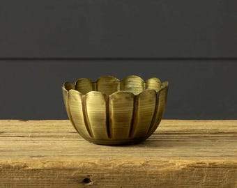 Scalloped Brass Bowl, Mini Brass Dish, Cottagecore Decor, Vintage Style Trinket Bowl, Rustic Farmhouse Decor, Gold Catchall