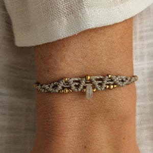 Edelstein Makramee Armband mit Geburtsstein • Mendoza • minimalistisches boho Heilstein Armkettchen als Geschenkidee für Frauen