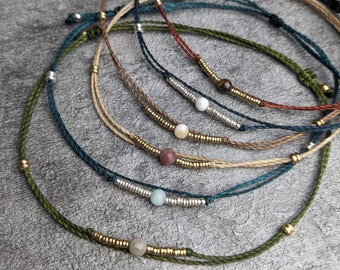 Zartes Edelstein Fußkettchen • Riff • minimalistischer Fußschmuck mit Messingperlen im Hippielook als Geschenkidee für Damen