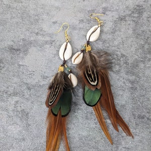 Feather jewelry hanging earrings • Calcutta • with gemstone pearl or shell in hippie style as a gift idea for cosplay friends