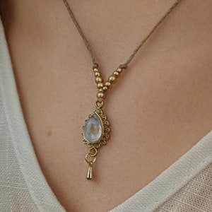Personalisierte Edelstein Halskette für Damen • Drop • Boho chic minimalistische Kette mit Tropfen als Geschenk für Damen