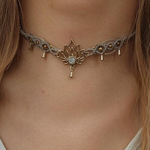 Macrame choker personalized in boho style • Flower • Necklace with gemstone pearl and lotus flower as a gift for women Collar with flower