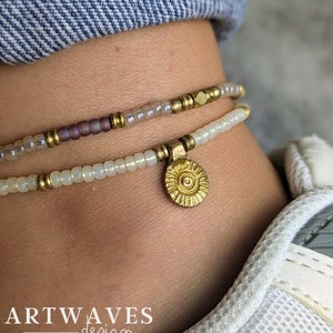 Minimalistisches Glasperlen boho Fusskettchen • Kandy • personalisierter Fussschmuck mit Anhänger als Geschenk für die beste Freundin