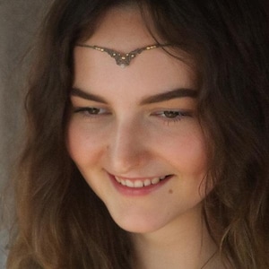 Minimalistische macramé boho voorhoofdketting • Genezen • gepersonaliseerde tiara voor de hippielook in de zomer