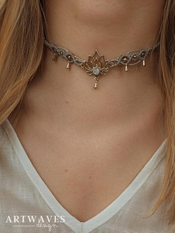 Collana floreale in stile cottagecore fatta a mano: girocollo boho in seta, gioiello personalizzato per ragazza - Italia