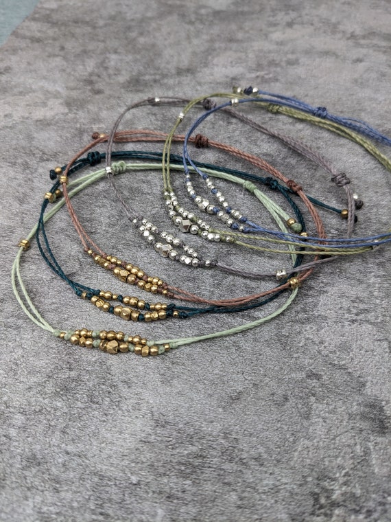 minimalistisches Fusskettchen personalisiert im boho style • Straßburg • surfer hippie Fussschmuck mit Messingperlen als Geschenk Freundin