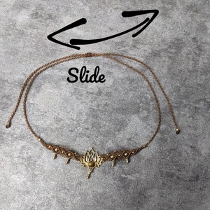 Makramee choker mit einem Messingornament mit edelsteinperle und Tropfen im boho stil