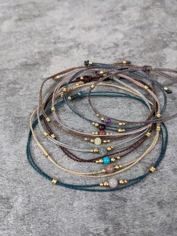 minimalistisches Fusskettchen personalisiert im boho style • Phuket • Geburtsstein Fussschmuck mit Perlen als Geschenk Freundin