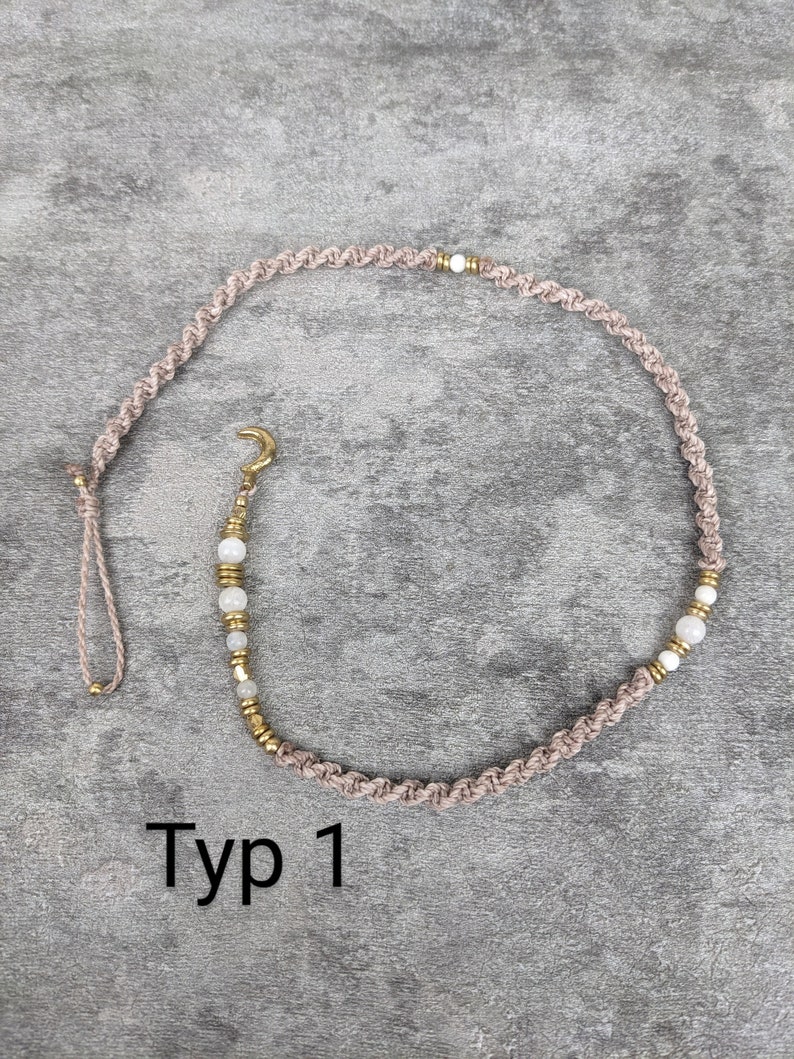 Edelstein hairwrap oder dreadschmuck im gipsy style. ethno haarschmuck mit holzperlen und dreadschlaufe personalisiert in farbe und länge. boho haarschmuck