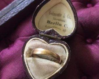 Antique 18ct Yellow Gold Wedding Band Engraved Inscription Ring