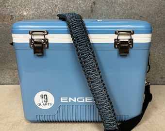 Enfriador Engel de 19 cuartos con correa personalizada de paracord