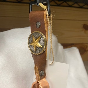 Glove clip