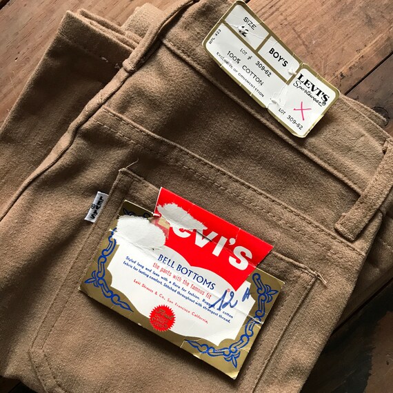Vintage Levi’s Bell Bottoms Big E white tab 1970