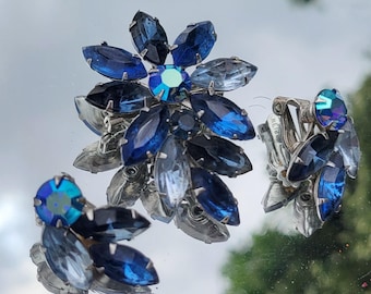 Vintage 50s Signed Weiss Jewelry Set Rhinestone Flower Brooch and Clip on Earrings