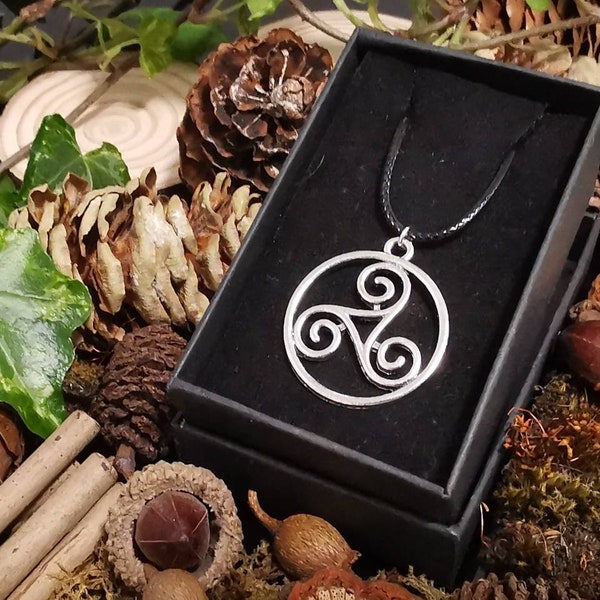 Triskelion celtique, collier de charme Triskele, triple spirale, païen, bijoux de sorcière masculine, Ogme Daghda et Lugh, bijoux Viking