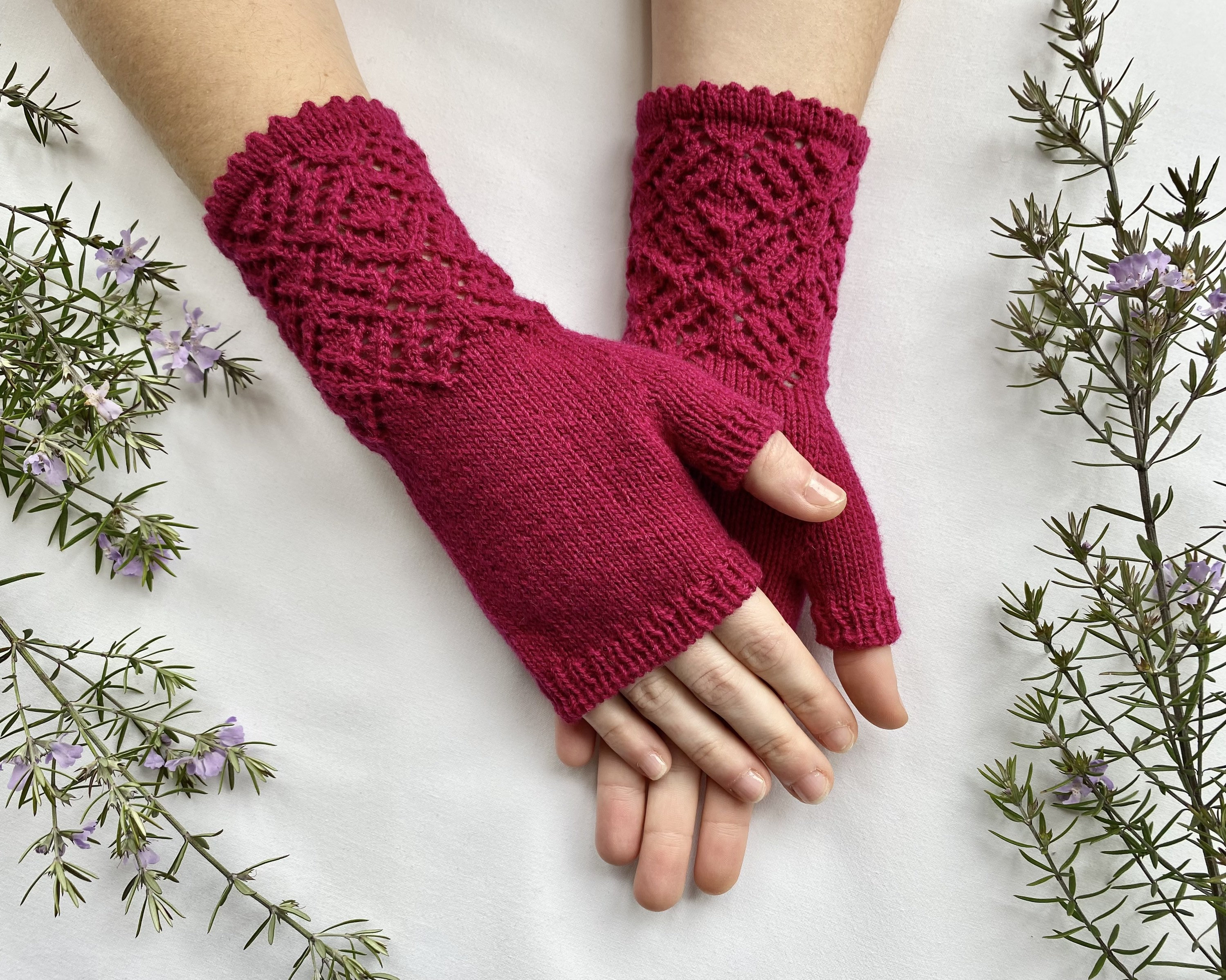 Womens Lace Wool Fingerless Gloves Hand Knitted Pink, Magenta Wool Mitts  Ladies Hand Warmers Elegant Lace Design -  Canada