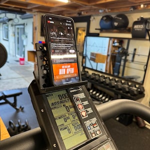 Assault Runner Phone Holder