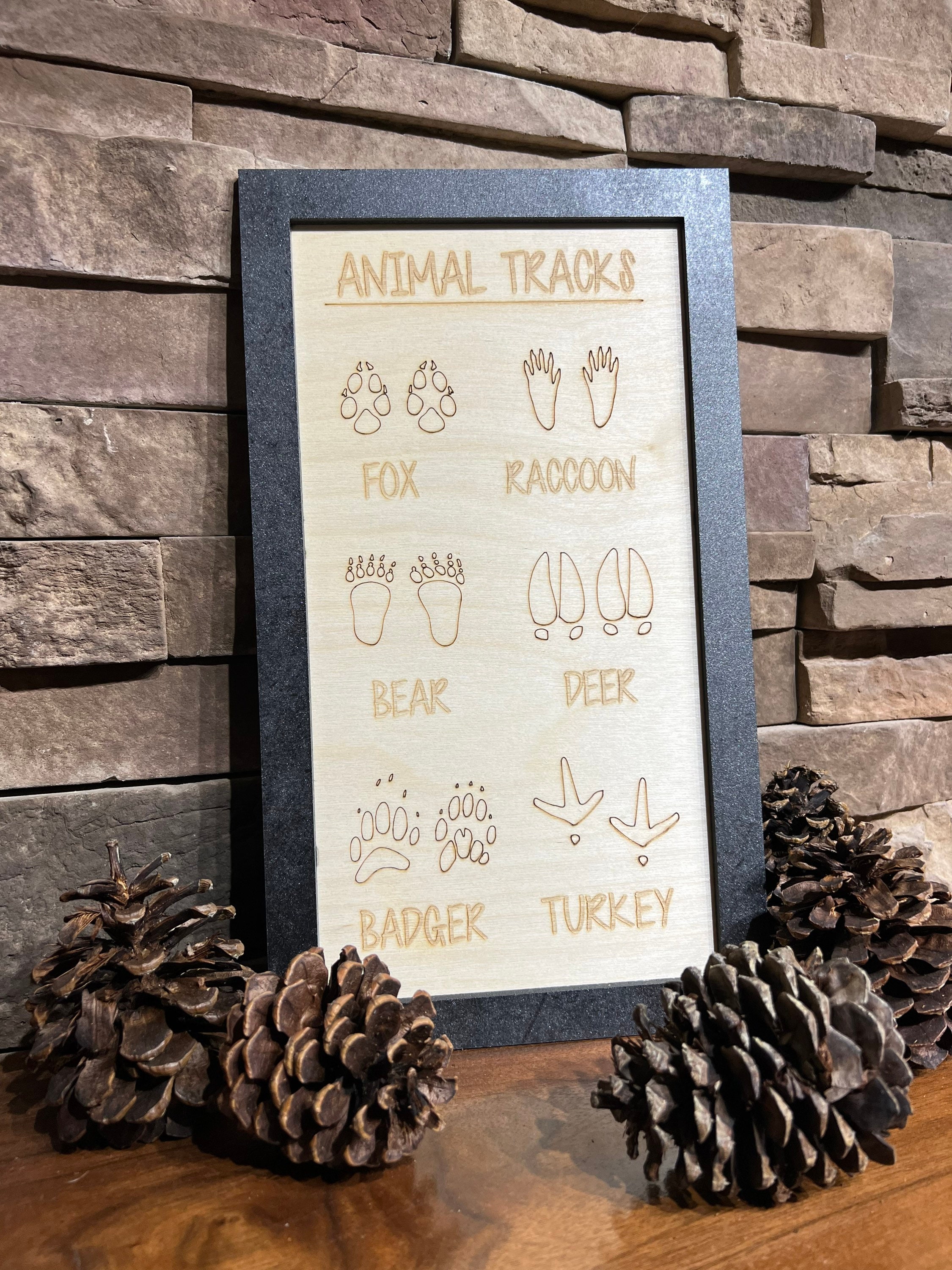 Animal Tracks Quick Guide Sign - Rustic Cabin Wall, Farmhouse, Hunting  Home, Animal House, Camping Forest Themed Decor Aluminum Rust Free 9 X  11