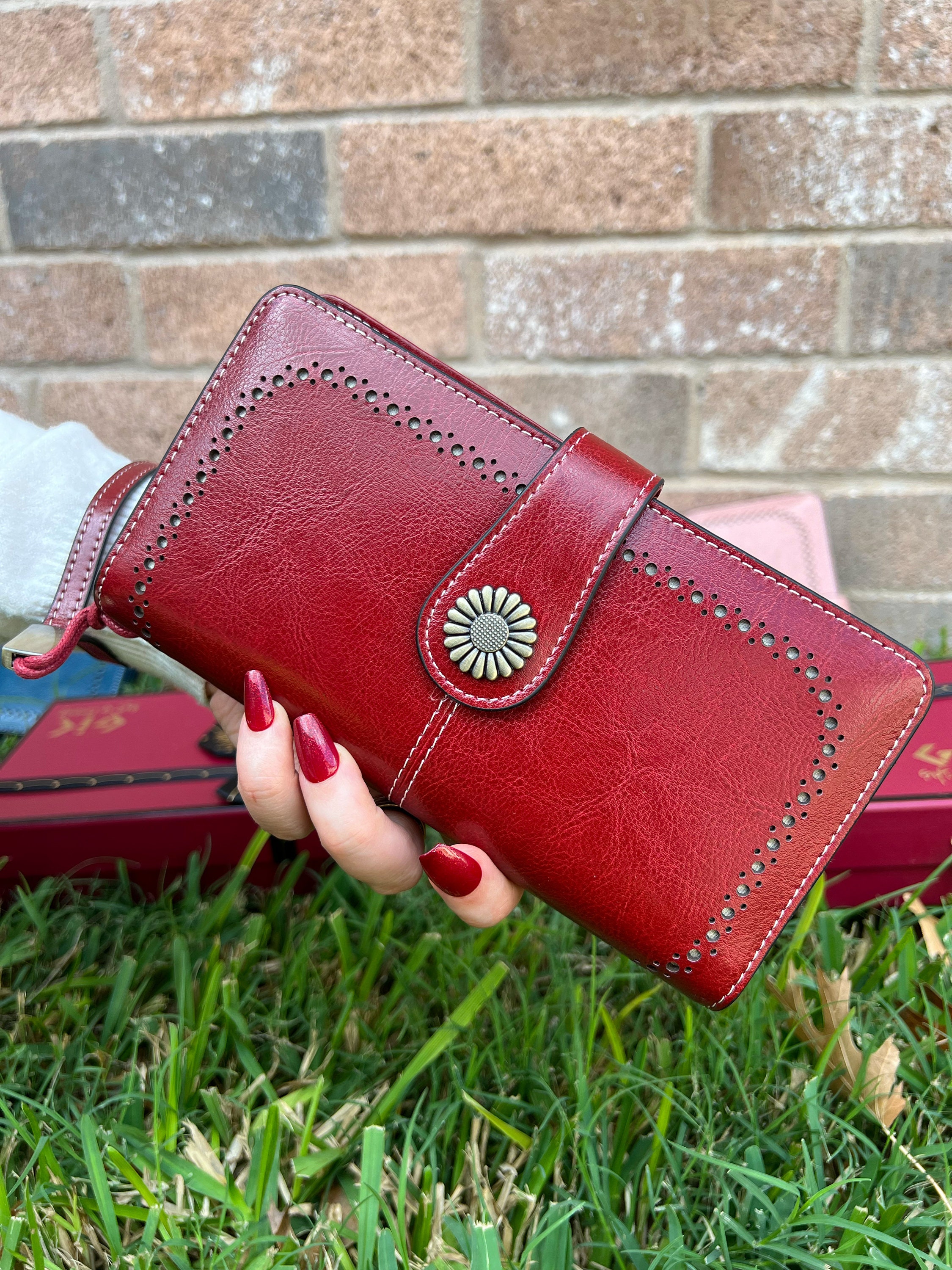 5 Best Women's Wallets of 2024 - Reviewed