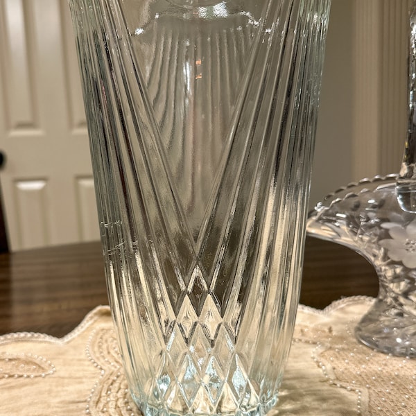 Cristal D’Arques-Durand Flower Vase