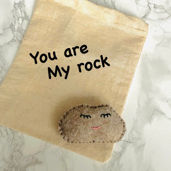 Filzstein, Filzstein, Filzstein, you rock, you are my rock, Postgeschenk, Valentinstag, Danke, Inspiration, Zitat Geschenke, handgenäht