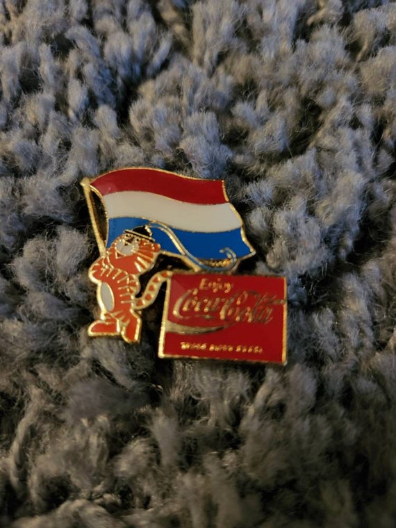 Coca-Cola 1988 Official Olympic Seoul Korea pin -… - image 1