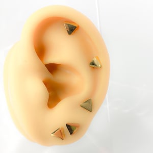 Stud plate #113 stainless steel tragus barbell flat piercing round earrings jewelry minimalist gold plated triangle