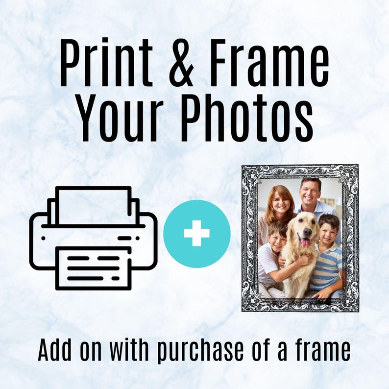 K&ouml;nnte beinhalten: Werbebild f&uuml;r Foto-Druck- und Rahmungsdienste. Der Text lautet "Print & Frame Your Photos" und "Add on with purchase of a frame." Ein Druckersymbol und ein gerahmtes Familienfoto sind ebenfalls abgebildet.