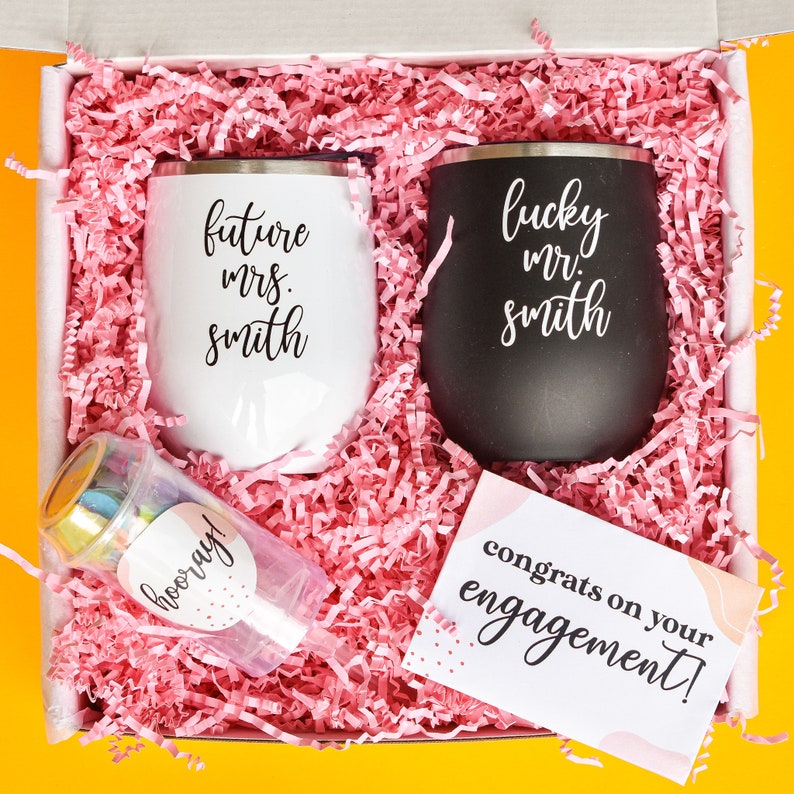 Boîte de cadeau personnalisée de fiançailles de couple Etsy