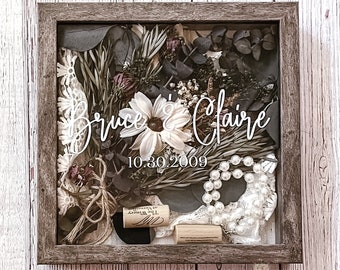 Regalo personalizado de Shadowbox del día de la boda con nombres de pareja y fecha