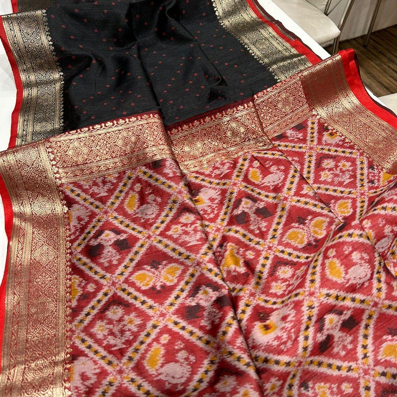 Women Party Wear Pure Patola Silk Saree with Un-Stitched Blouse
